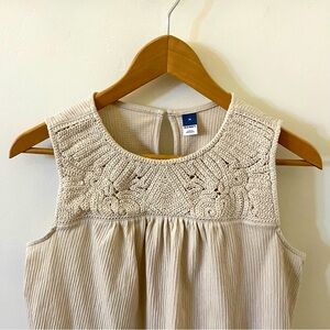 Old Navy Cream Colored Embroidered Sleeveless Top Sz M EUC